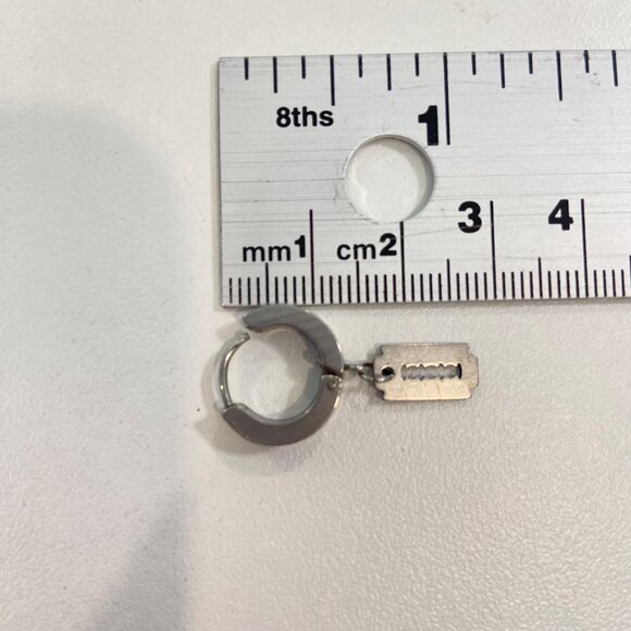 Stainless Steel Hoop Earrings With Razor Blade Charm Unisex Jewelry Hypoallergen - Picture 8 of 12